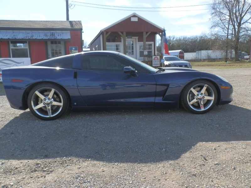Chevrolet Corvette Vehicle Full-screen Gallery Image 06