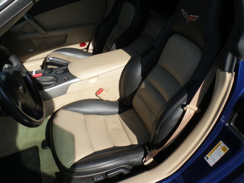 Chevrolet Corvette Vehicle Full-screen Gallery Image 09