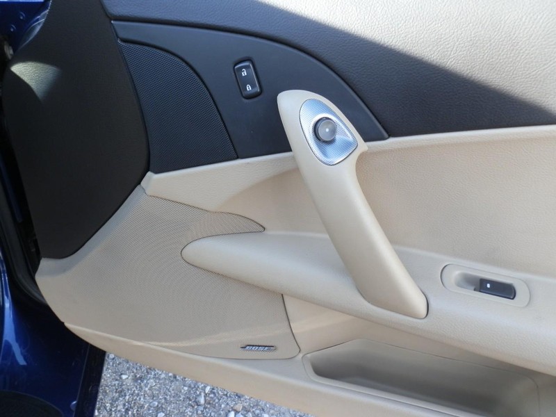 Chevrolet Corvette Vehicle Full-screen Gallery Image 12