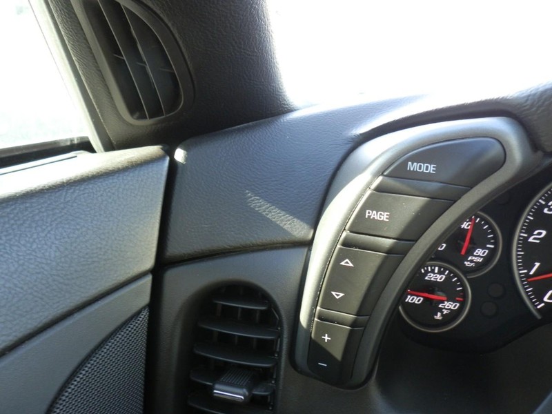 Chevrolet Corvette Vehicle Full-screen Gallery Image 15