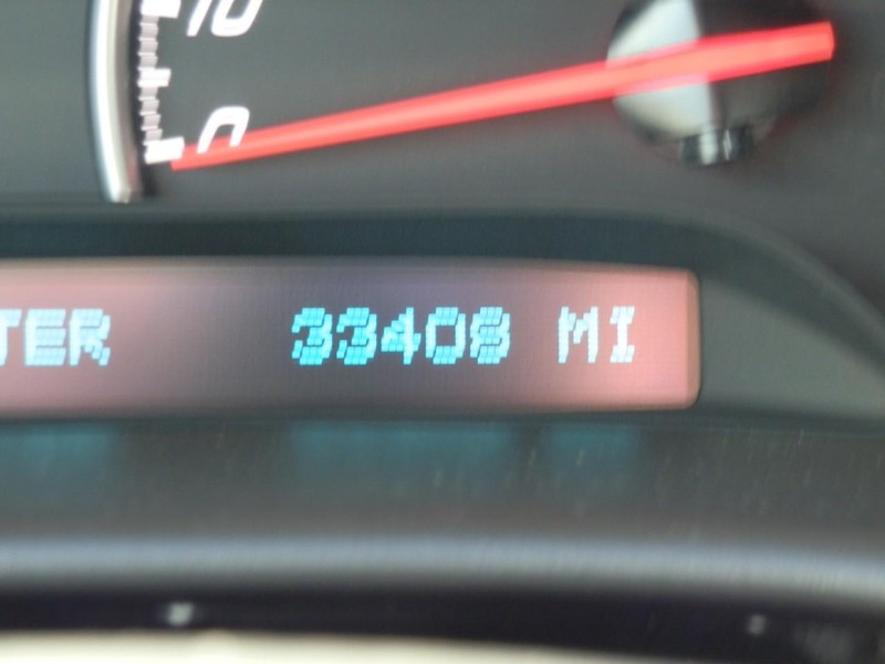 Chevrolet Corvette Vehicle Full-screen Gallery Image 24