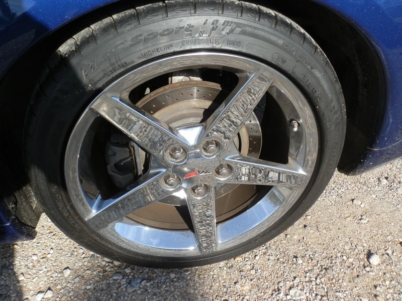 Chevrolet Corvette Vehicle Full-screen Gallery Image 27