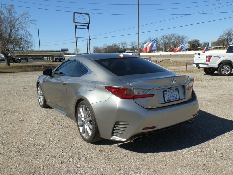 Lexus RC 350 Vehicle Full-screen Gallery Image 02