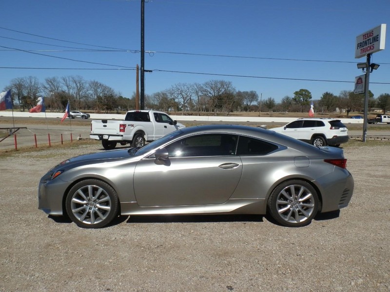 Lexus RC 350 Vehicle Full-screen Gallery Image 05