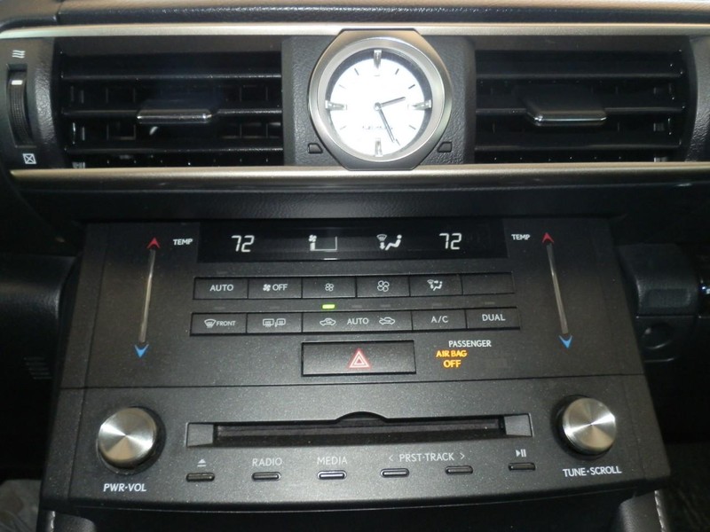 Lexus RC 350 Vehicle Full-screen Gallery Image 14