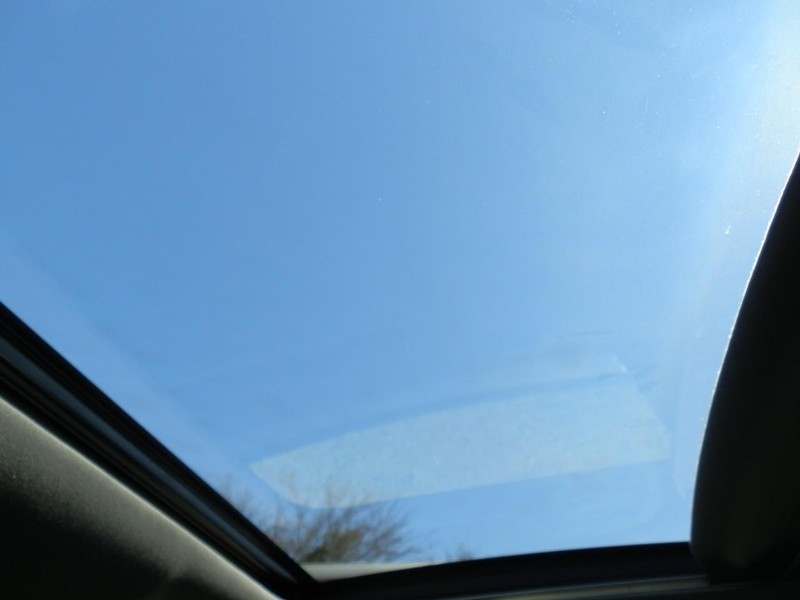 Lexus RC 350 Vehicle Full-screen Gallery Image 26