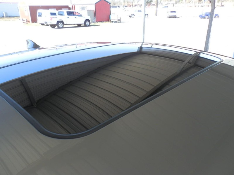 Lexus RC 350 Vehicle Full-screen Gallery Image 27