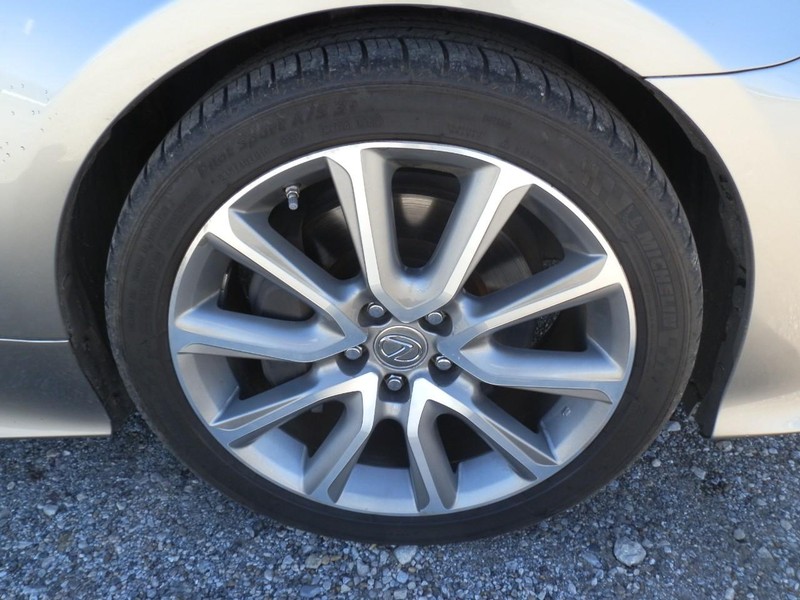 Lexus RC 350 Vehicle Full-screen Gallery Image 31