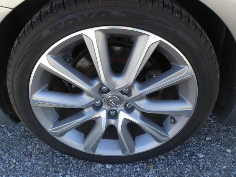 Lexus RC 350 Vehicle Full-screen Gallery Image 32