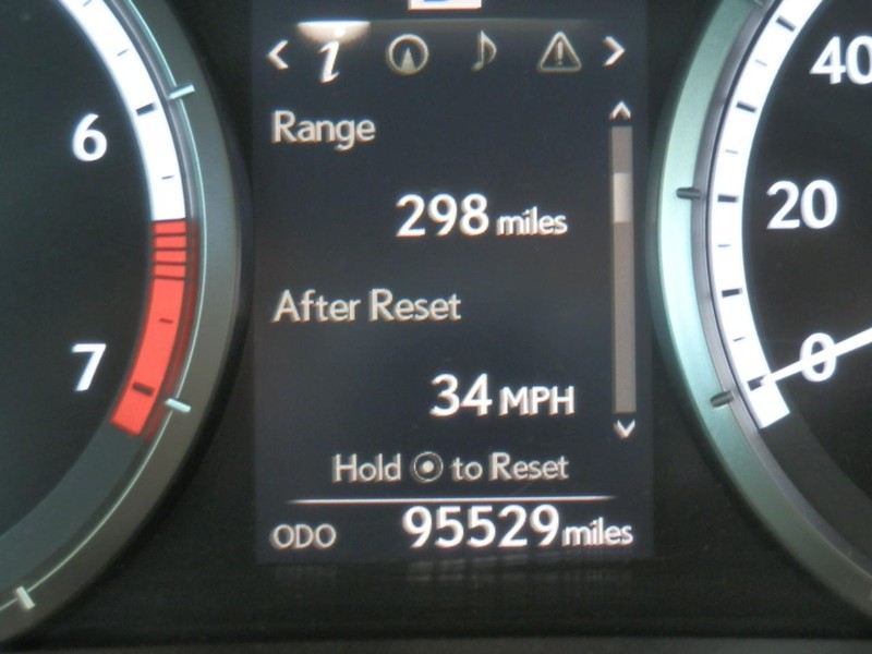 Lexus RC 350 Vehicle Full-screen Gallery Image 37