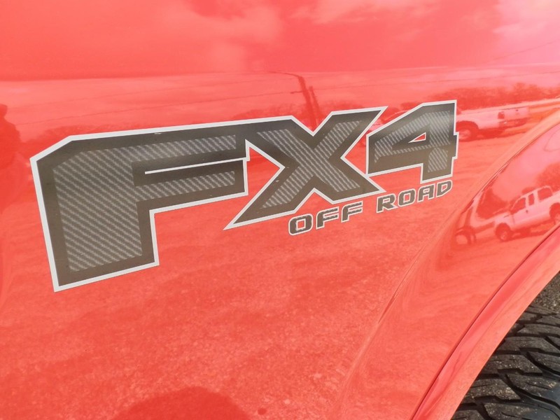 Ford F-150 Vehicle Full-screen Gallery Image 09