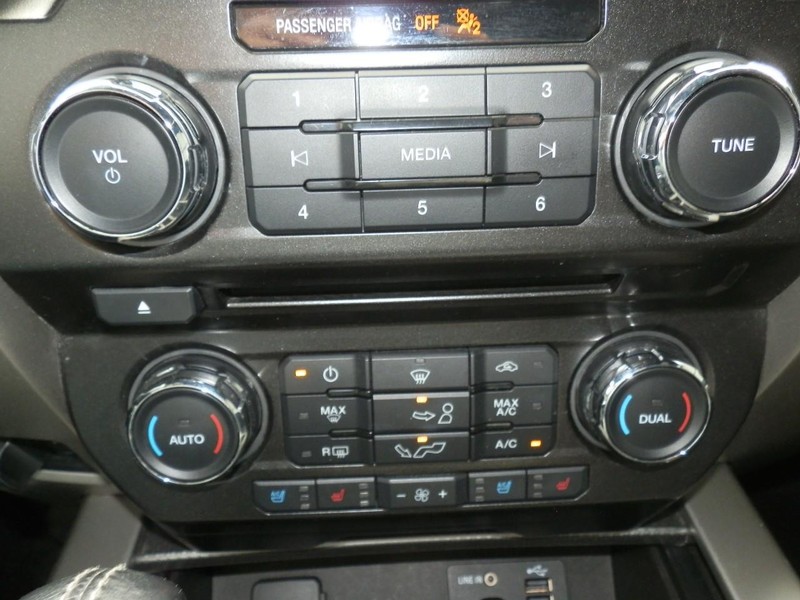 Ford F-150 Vehicle Full-screen Gallery Image 18