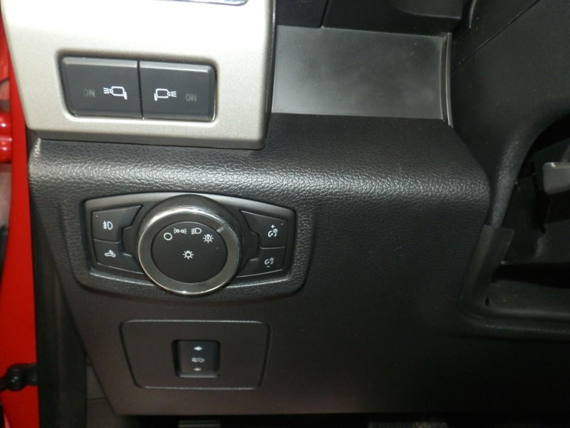 Ford F-150 Vehicle Full-screen Gallery Image 24