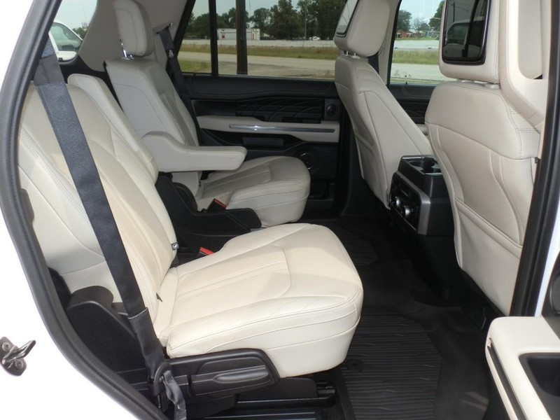 Ford Expedition Vehicle Full-screen Gallery Image 11