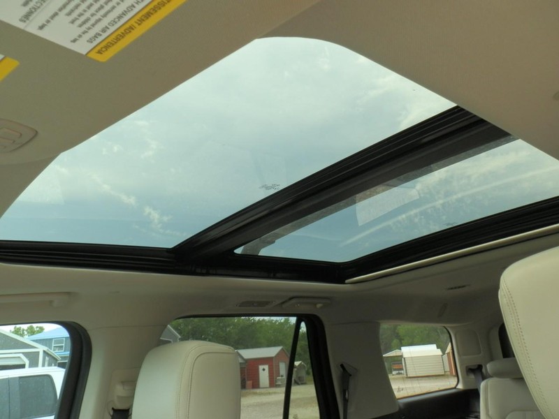 Ford Expedition Vehicle Full-screen Gallery Image 17