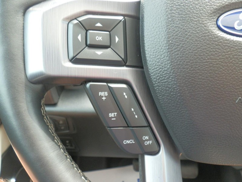 Ford Expedition Vehicle Full-screen Gallery Image 19