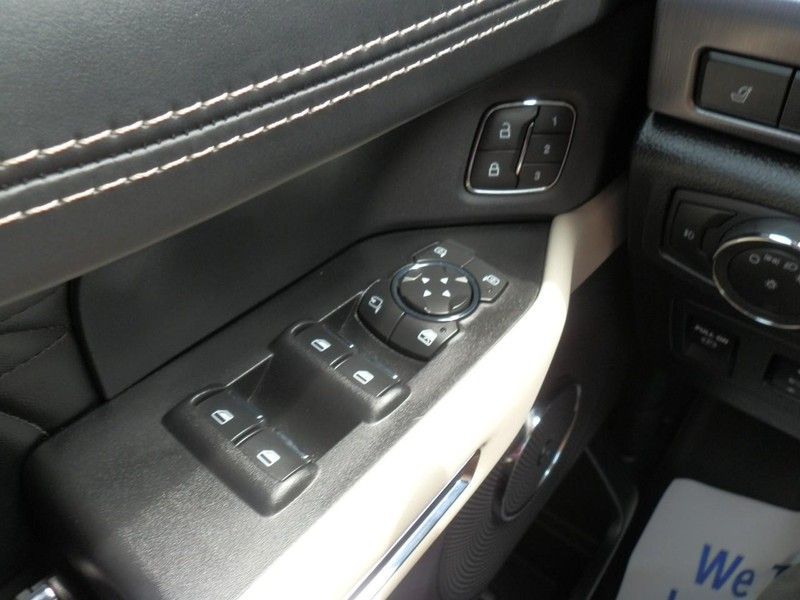 Ford Expedition Vehicle Full-screen Gallery Image 26