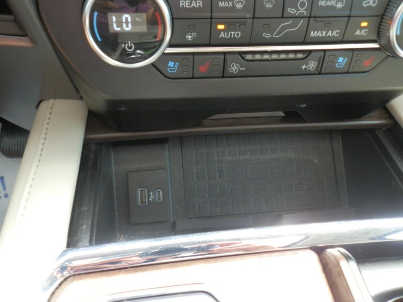 Ford Expedition Vehicle Full-screen Gallery Image 27