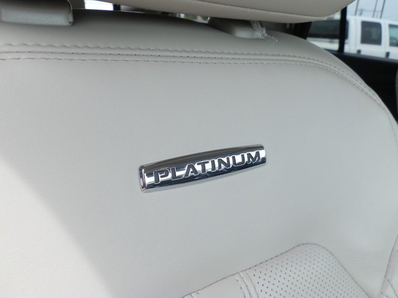 Ford Expedition Vehicle Full-screen Gallery Image 34