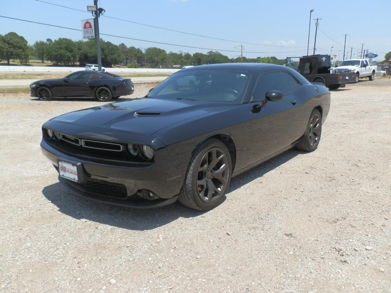Dodge Challenger Vehicle Full-screen Gallery Image 01