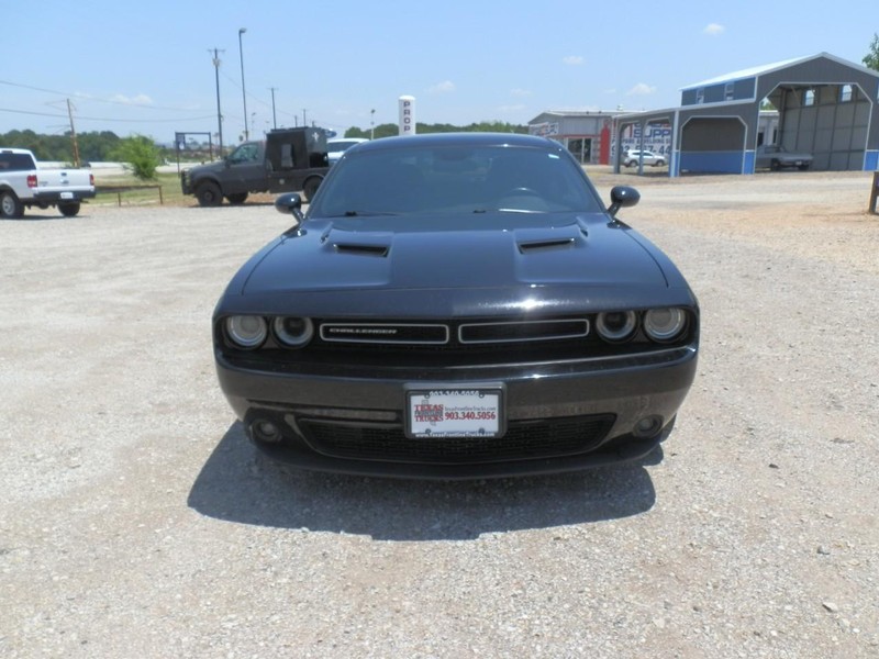 Dodge Challenger Vehicle Full-screen Gallery Image 07