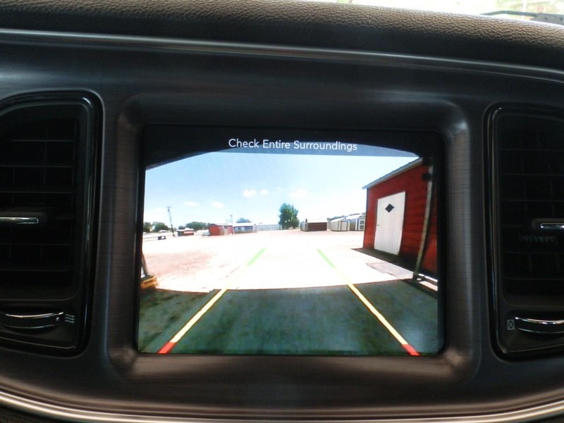 Dodge Challenger Vehicle Full-screen Gallery Image 10