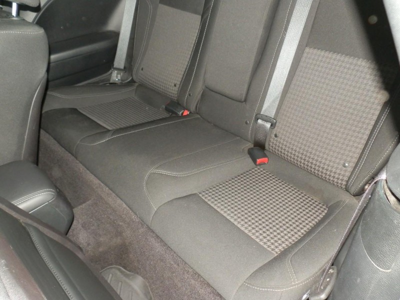 Dodge Challenger Vehicle Full-screen Gallery Image 16