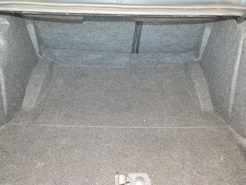 Dodge Challenger Vehicle Full-screen Gallery Image 21