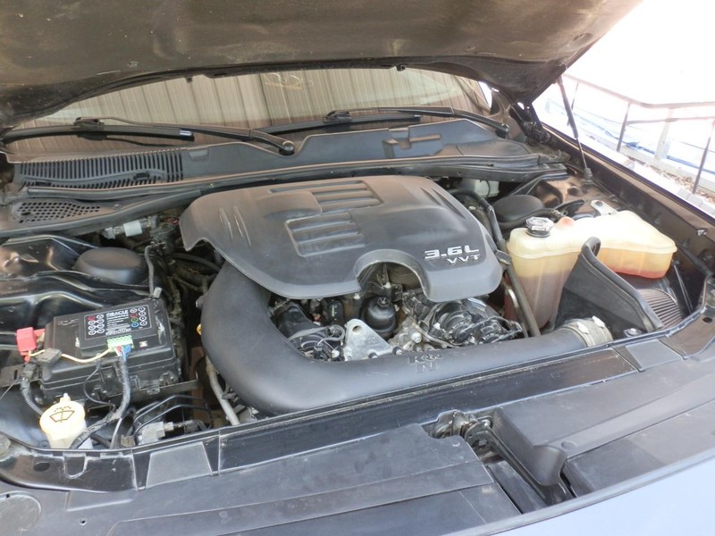 Dodge Challenger Vehicle Full-screen Gallery Image 27