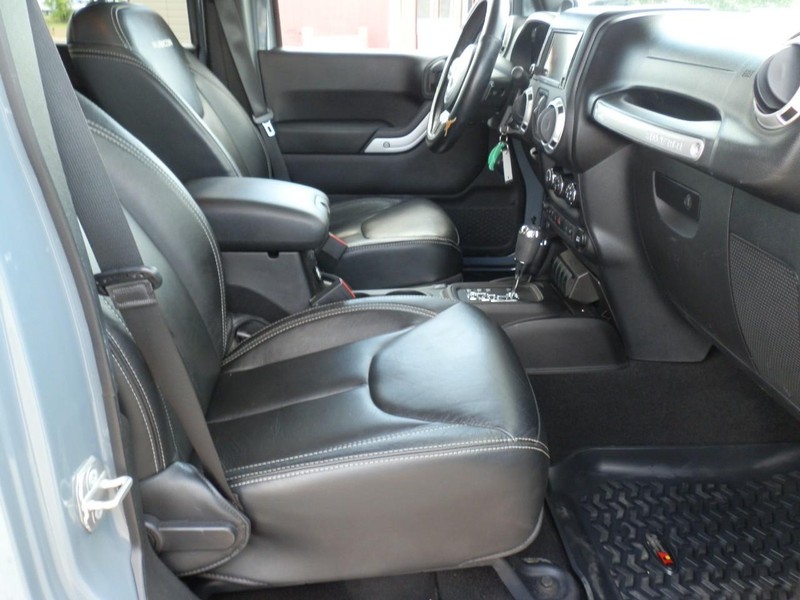 Jeep Wrangler Unlimited Vehicle Full-screen Gallery Image 18