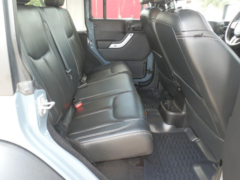 Jeep Wrangler Unlimited Vehicle Full-screen Gallery Image 19