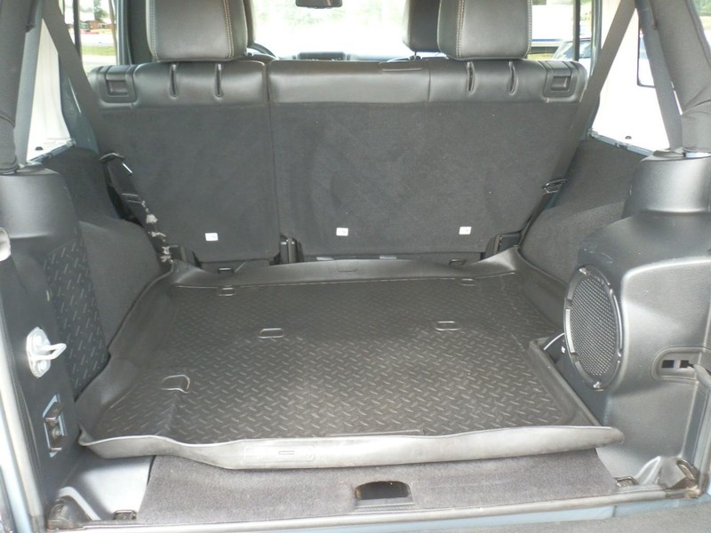 Jeep Wrangler Unlimited Vehicle Full-screen Gallery Image 20