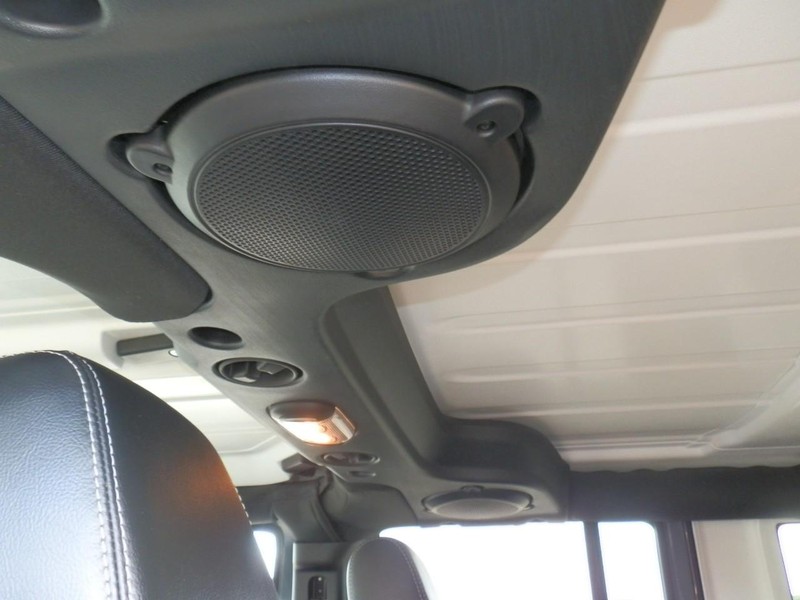 Jeep Wrangler Unlimited Vehicle Full-screen Gallery Image 21