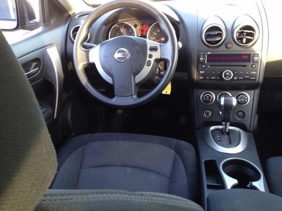 Nissan Rogue Vehicle Full-screen Gallery Image 07