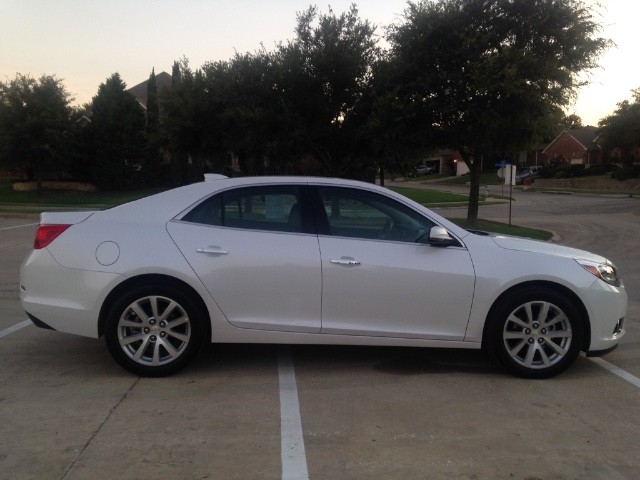 Chevrolet Malibu Vehicle Full-screen Gallery Image 9