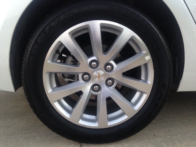 Chevrolet Malibu Vehicle Full-screen Gallery Image 13