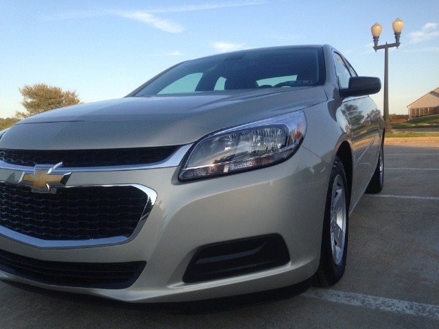 Chevrolet Malibu Vehicle Full-screen Gallery Image 05
