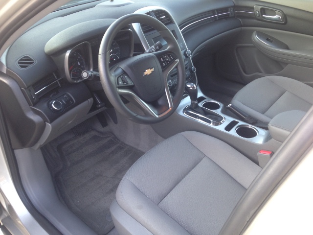 Chevrolet Malibu Vehicle Full-screen Gallery Image 14