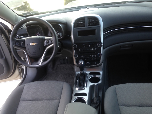 Chevrolet Malibu Vehicle Full-screen Gallery Image 21