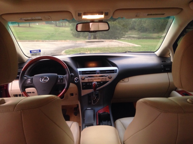 Lexus RX 450h Vehicle Full-screen Gallery Image 14