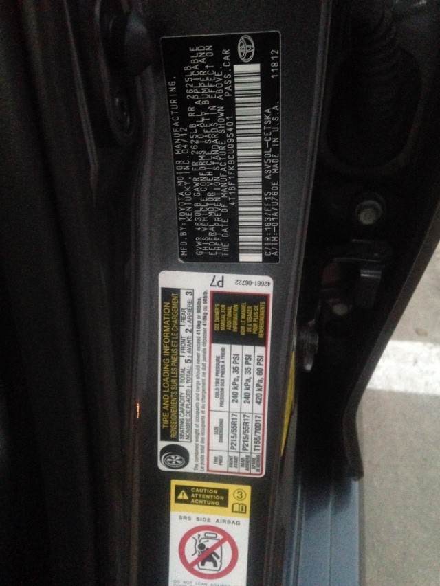 Toyota Camry Vehicle Full-screen Gallery Image 21