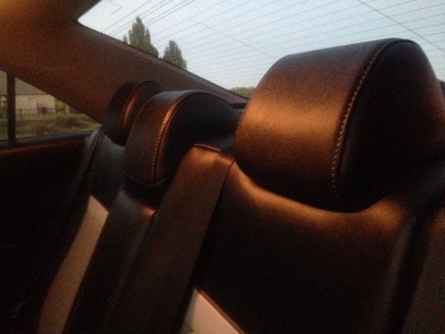 Toyota Camry Vehicle Full-screen Gallery Image 26