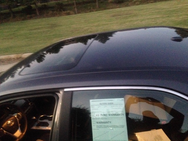 Toyota Camry Vehicle Full-screen Gallery Image 27