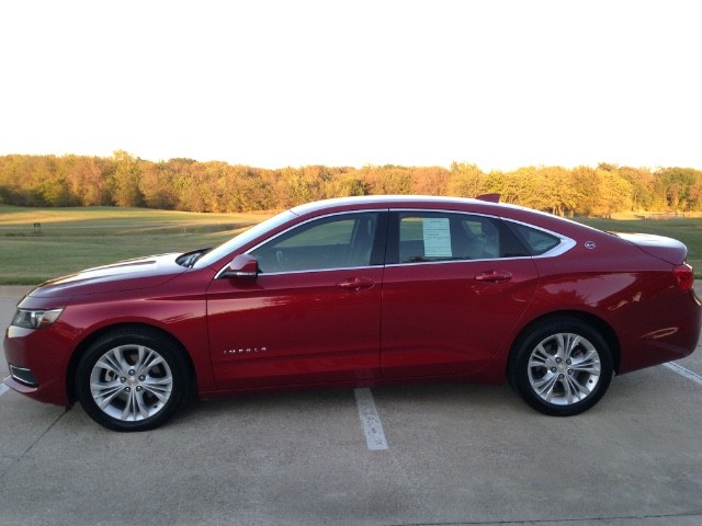 Chevrolet Impala Vehicle Full-screen Gallery Image 2