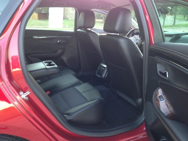 Chevrolet Impala Vehicle Full-screen Gallery Image 13