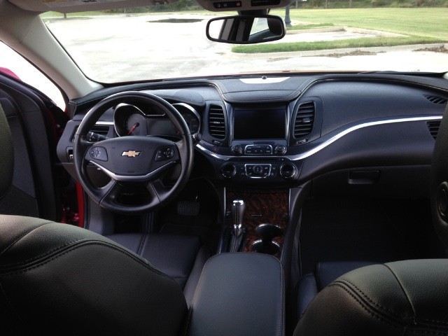 Chevrolet Impala Vehicle Full-screen Gallery Image 14
