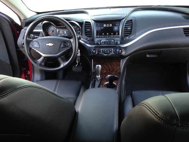 Chevrolet Impala Vehicle Full-screen Gallery Image 15