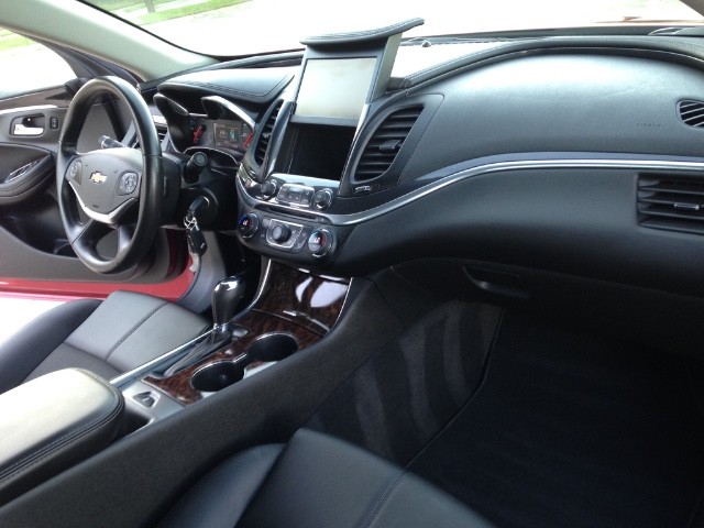 Chevrolet Impala Vehicle Full-screen Gallery Image 16