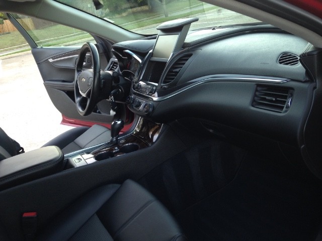 Chevrolet Impala Vehicle Full-screen Gallery Image 17