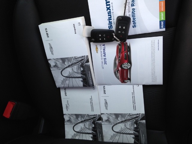 Chevrolet Impala Vehicle Full-screen Gallery Image 18